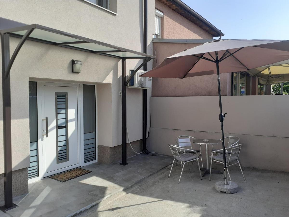 Apartman Nena Pirot Esterno foto