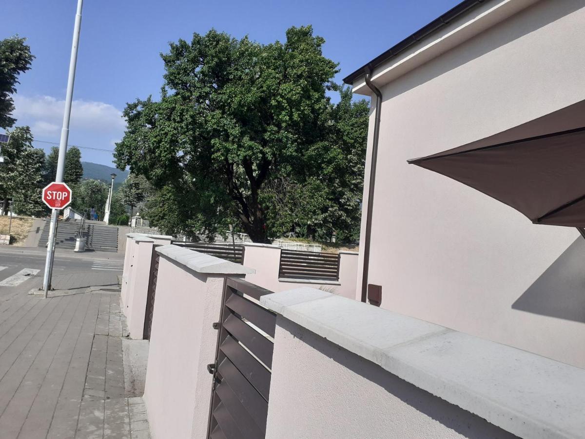 Apartman Nena Pirot Esterno foto