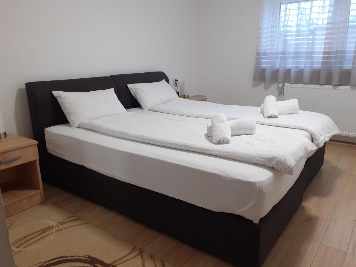 Apartman Nena Pirot Esterno foto